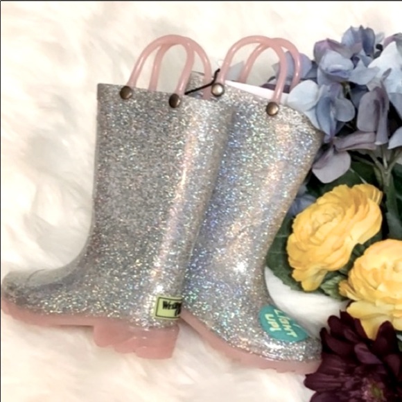 FIRM PRICE! NEW! Girl’s Light Up Glitter Silver Sparkle Rain Boots Sz 6 - Picture 1 of 7